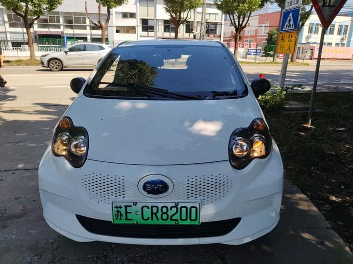 e2 2019 Standard Range Standard photo 2
