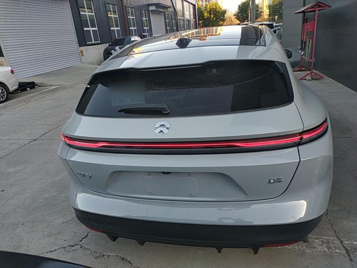 ET5T 2025 75kWh Touring photo 3