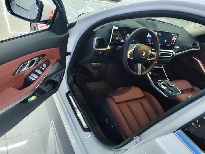 3 Series 2024 325Li M Sport Package photo 3