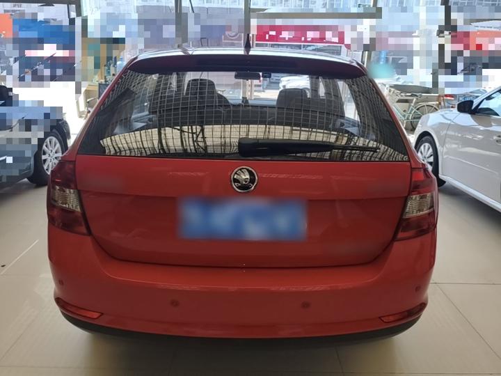 Rapid Spaceback 2016 Facelift 1.4L MT photo 5