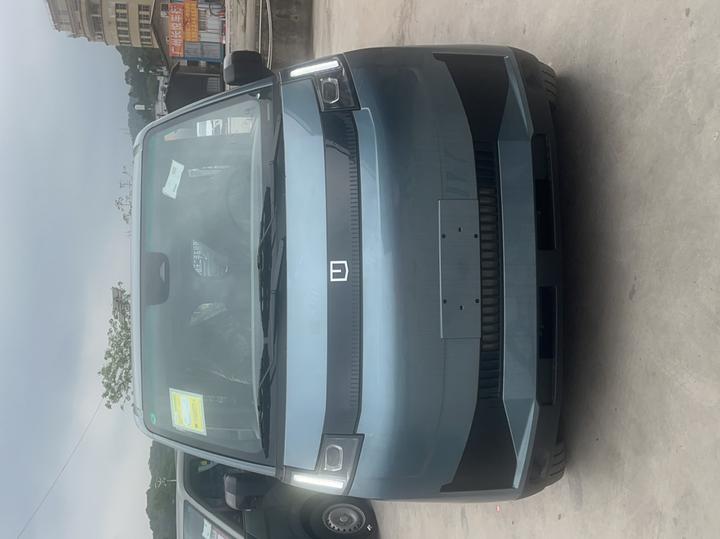 V 2025 V8E - 350km photo 2