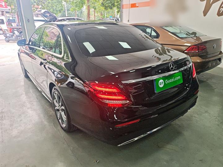E-Class 2020 E 300 L Sport Luxury photo 4