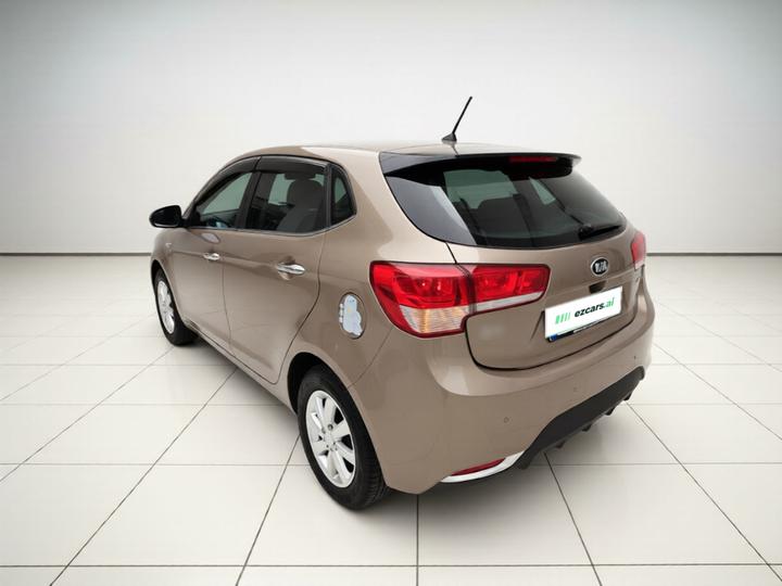 K2 2015 Hatchback 1.4L AT GLS photo 4