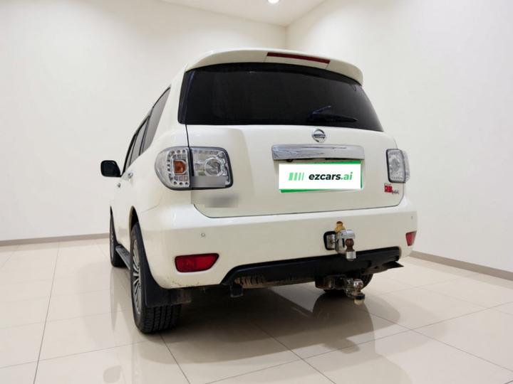 2016 5.6L Standard photo 4