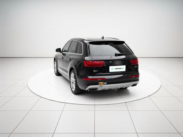 Q7 2019 55 TFSI Tech photo 4