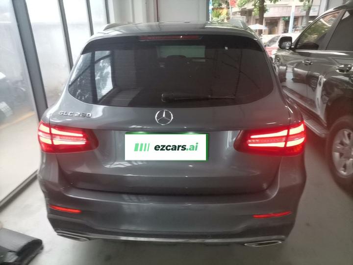 GLC 2017 GLC 260 4MATIC Dynamic photo 3