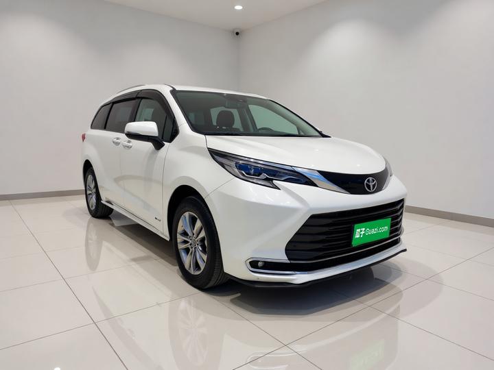 Sienna 2024 2.5L Hybrid AWD Luxury photo 3