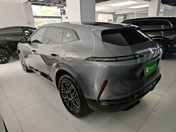 07 2026 Ultra EV AWD photo 4
