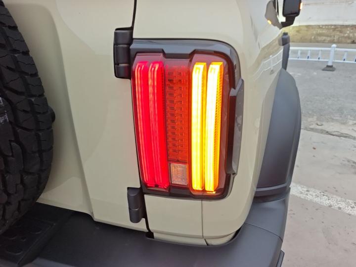 300 2025 2.0T Petrol Conqueror photo 7