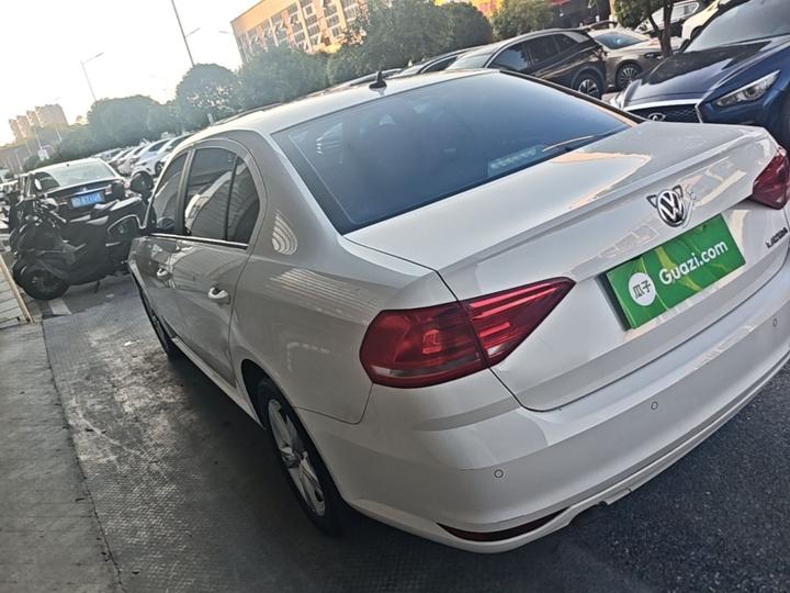 Lavida 2017 1.6L AT photo 4