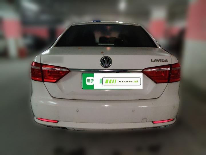 Lavida 2013 Facelift Classic 1.6L AT Comfort photo 5