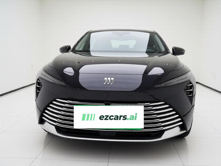 LaCrosse 2025 28T photo 2