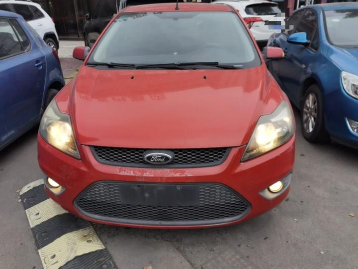 Focus 2013 Hatchback Classic 1.8L AT photo 2