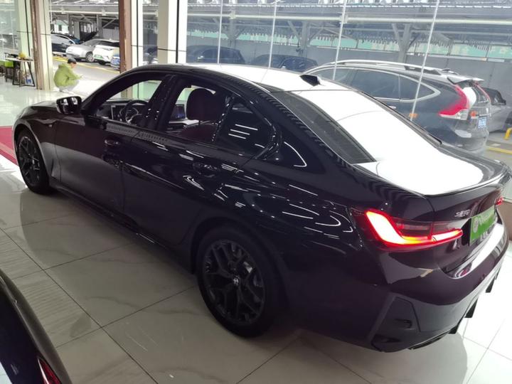 3 Series 2025 330i M M Sport Night Package photo 4