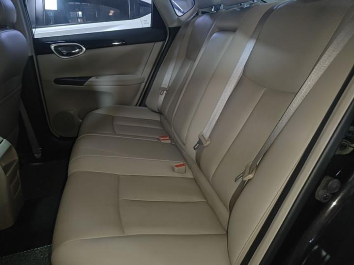 Sylphy 2018 1.6XV CVT Exclusive photo 4