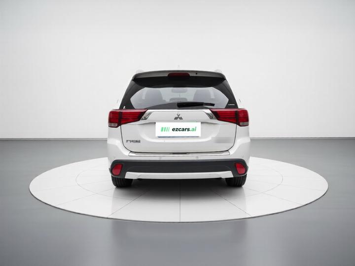 Outlander 2018 2.4L AWD Luxury 7-Seater photo 5