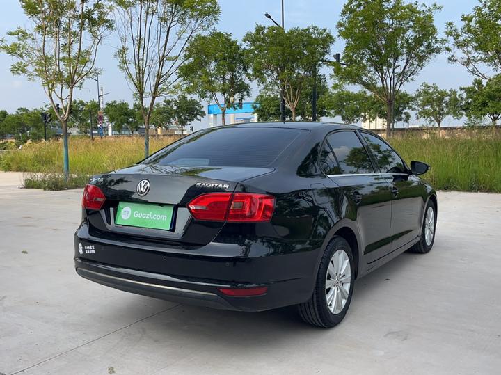 Sagitar 2014 1.6L MT Comfort photo 4