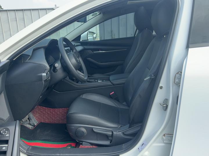 3 Axela 2020 1.5L AT photo 8