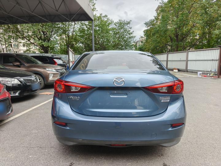 3 Axela 2017 Sedan 2.0L AT Premium China V photo 5