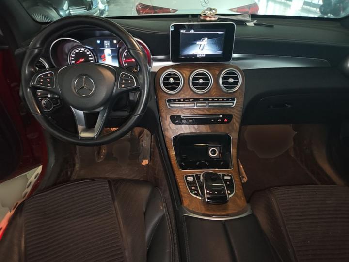 GLC 2018 Facelift GLC 260 4MATIC Luxury photo 5