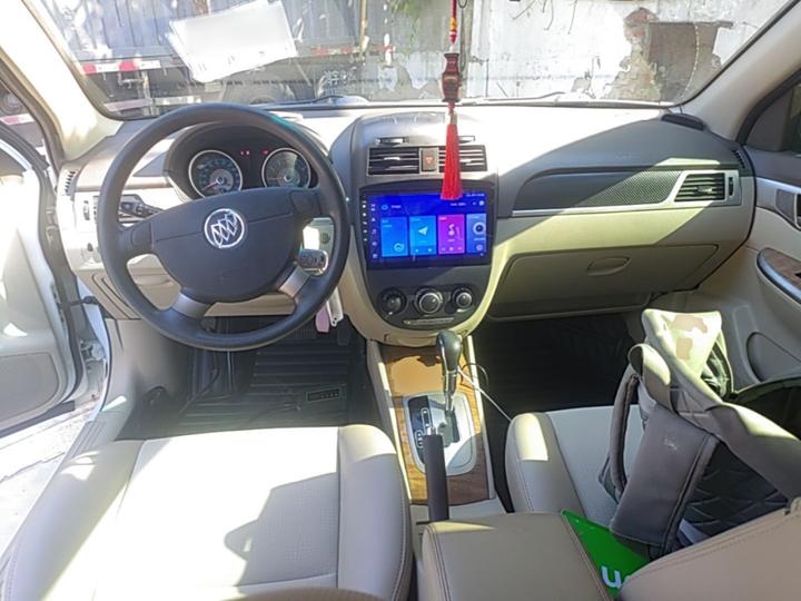 Excelle 2015 1.5L AT Classic photo 5