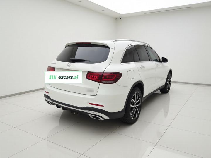 GLC 2022 Facelift GLC 260 L 4MATIC Luxury photo 6