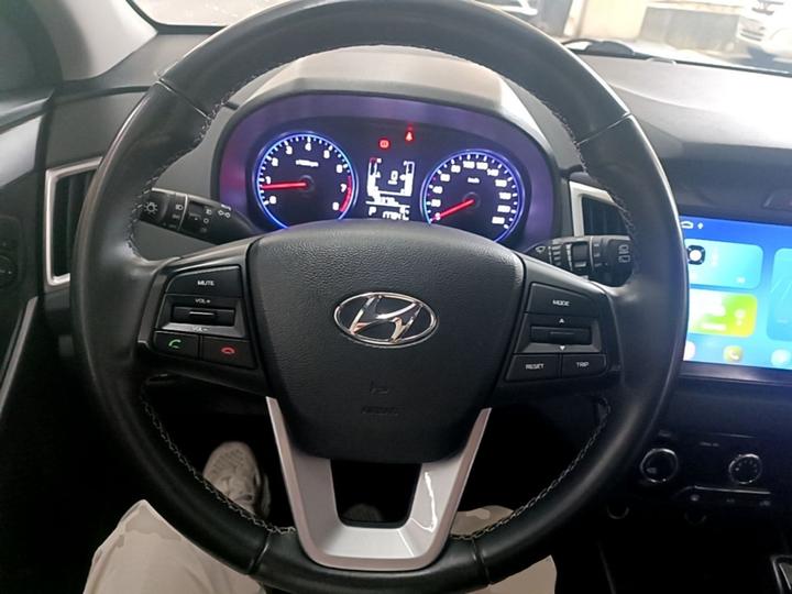 ix25 2017 1.6L AT Smart photo 2