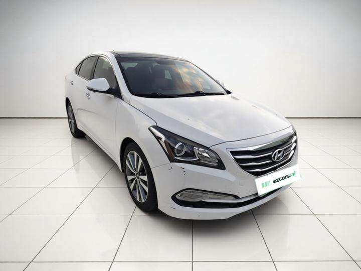Mistra 2014 1.8L AT Premium DLX photo 3