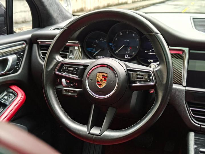 2022 Macan 2.0T photo 2