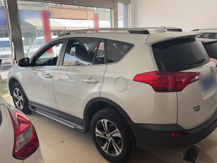RAV4 2015 2.0L CVT RWD photo 4