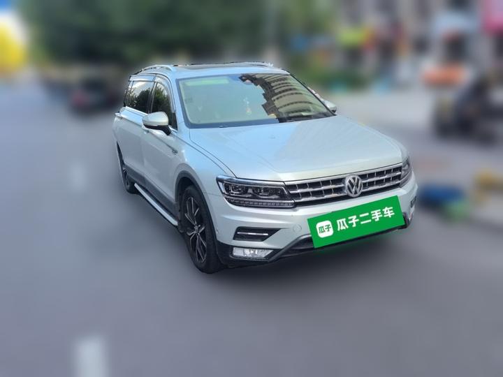 Tiguan L 2017 380TSI AT AWD Supreme Flagship photo 3