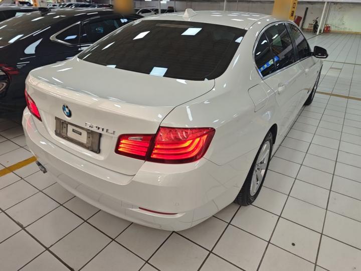 5 Series 2017 520Li photo 6