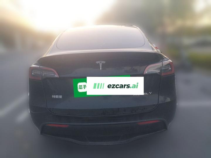 Model Y 2024 RWD photo 5
