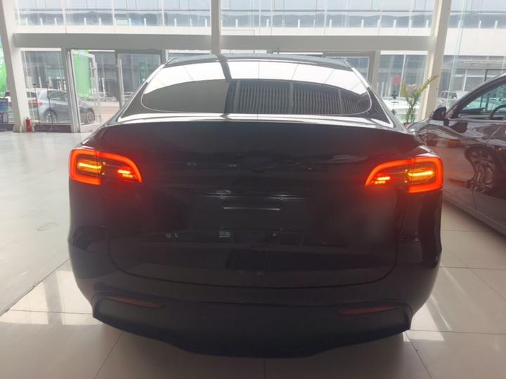 Model Y 2022 RWD photo 5
