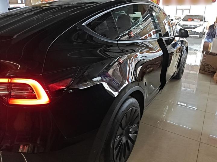 Model Y 2022 Facelift RWD photo 6