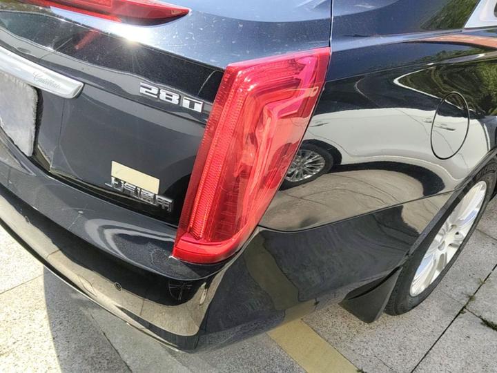 XTS 2017 28T Tech photo 7
