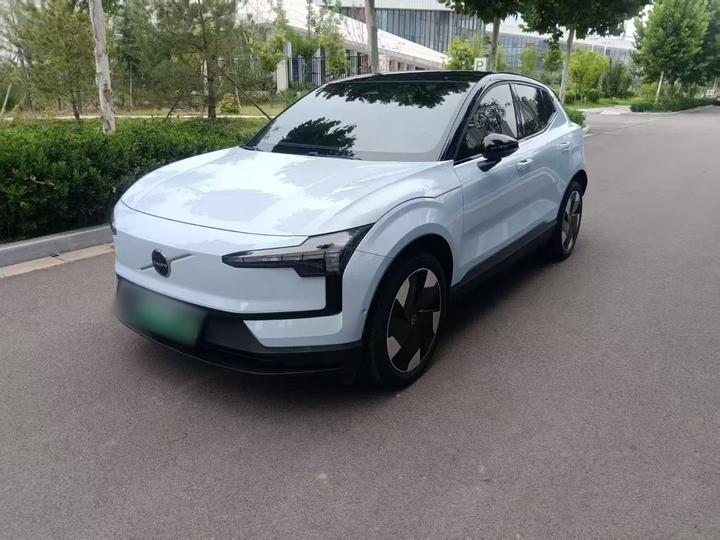 EX30 2025 RWD Long Range Ultra