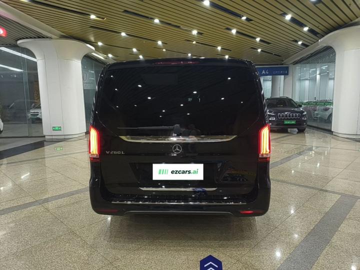 V-Class 2021 V 260 L Long Wheelbase Luxury photo 6