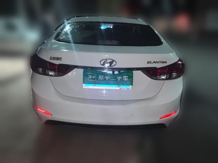 Elantra 2016 1.6L MT Premium photo 6