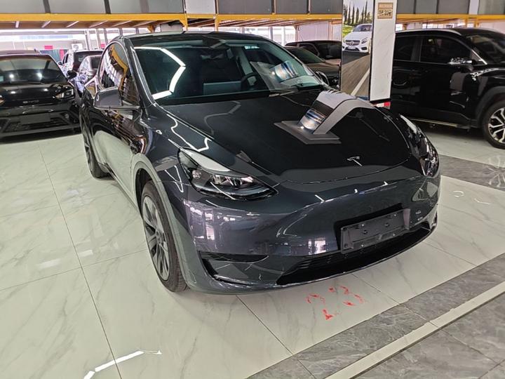 Model Y 2024 RWD photo 3