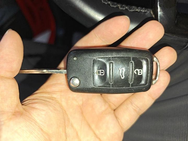 Polo 2016 1.6L AT Comfort photo 8
