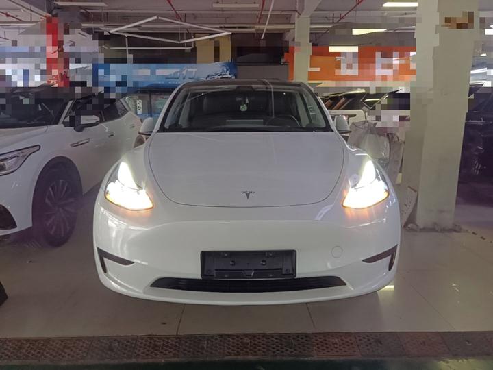 Model Y 2024 RWD photo 2