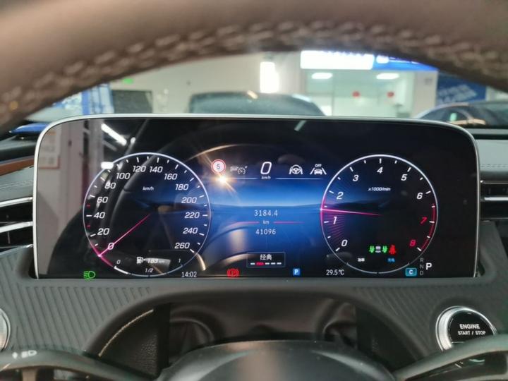 E-Class 2025 E 300 L Luxury photo 7