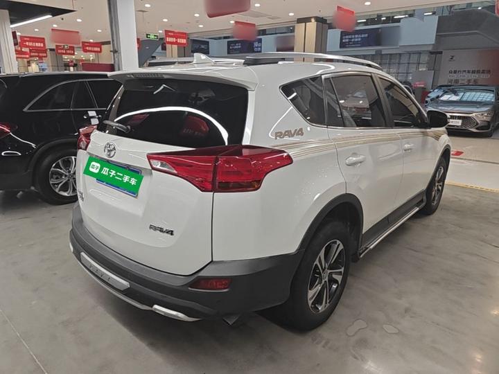 RAV4 2015 2.0L CVT RWD photo 4