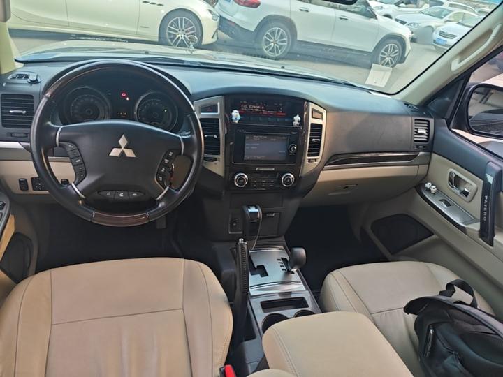 Pajero Parallel Import photo 5