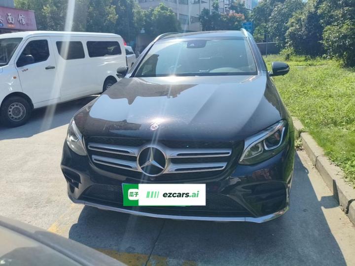 GLC 2017 GLC 260 4MATIC Luxury photo 2