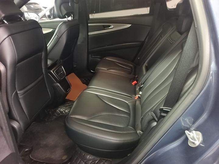 Nautilus Imported 2019 2.0T RWD Exclusive China VI photo 4