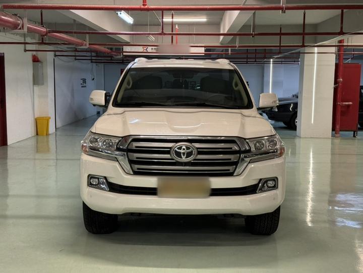 Land Cruiser Parallel Import photo 3