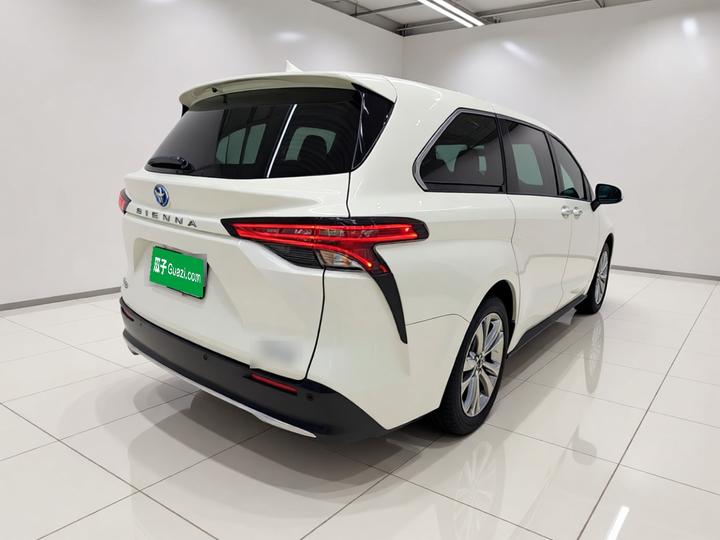 Sienna 2024 2.5L Hybrid Premium photo 6