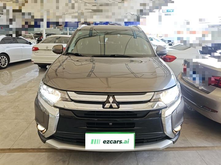 Outlander 2016 2.4L AWD Luxury 7-Seater photo 2